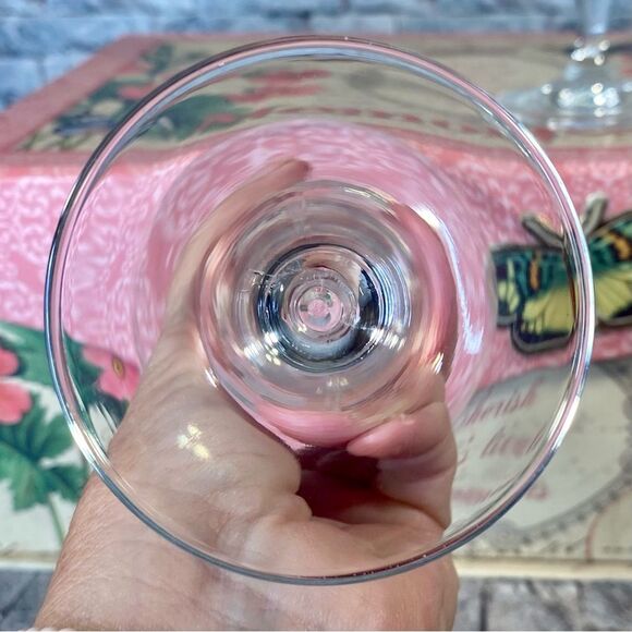 Elegant Etched Crystal Wine Glass Set of Two Tall Stemmed Wine Goblets - Picture 4 of 5